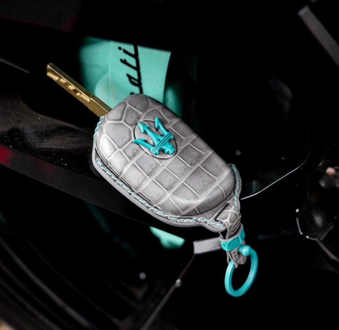 BESPOKE ETK GREY CROCODILE KEY COVER FOR MASERATI