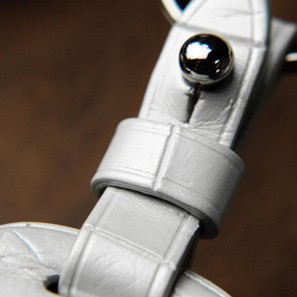 ETK BESPOKE PEARL WHITE CROCODILE KEY COVER FOR AUDI — GREY DETAILS