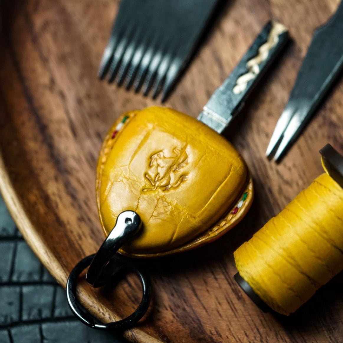 ETK BESPOKE YELLOW CROCODILE KEY COVER FOR FERRARI — THREE-TONE DETAILS