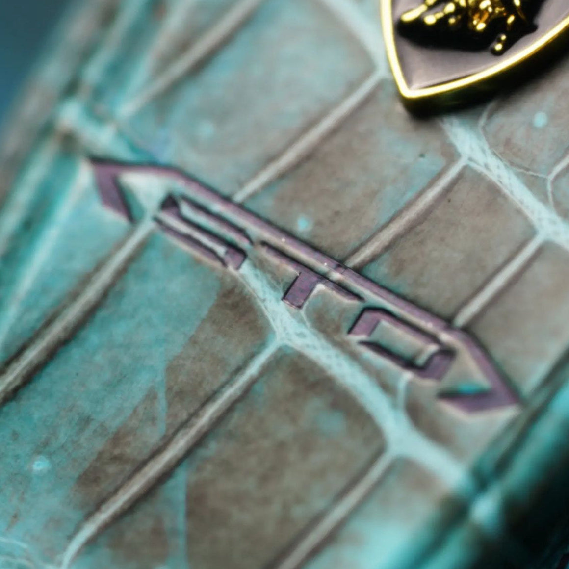 ETK BESPOKE CUSTOM HAND-DYED CROCODILE KEY COVER FOR LAMBORGHINI — BLACK DETAILS
