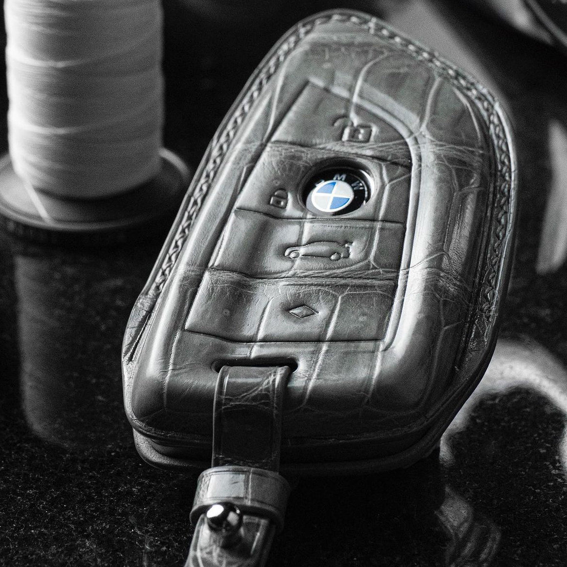 ETK BESPOKE GREY CROCODILE KEY COVER FOR BMW — GREY DETAILS