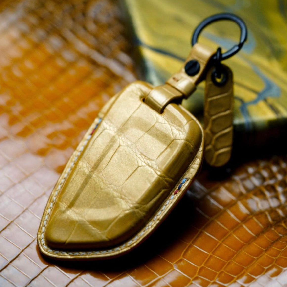ETK BESPOKE GOLD CROCODILE KEY COVER FOR BMW — THREE-TONE DETAILS