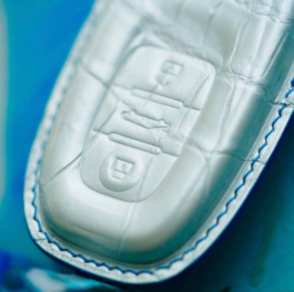 ETK BESPOKE HAND-PAINTED PEARL WHITE CROCODILE KEY COVER FOR LAMBORGHINI — BLUE DETAILS