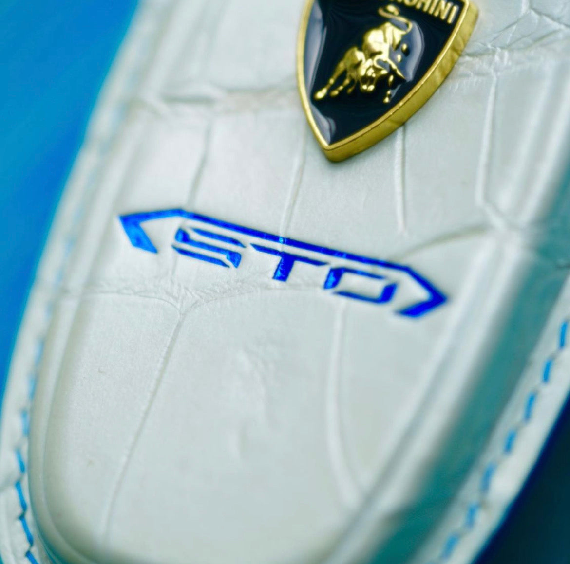 ETK BESPOKE HAND-PAINTED PEARL WHITE CROCODILE KEY COVER FOR LAMBORGHINI — BLUE DETAILS