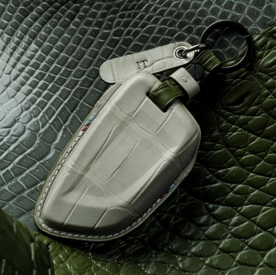 ETK BESPOKE OLIVE GREEN CROCODILE KEY COVER FOR BMW — THREE-TONE DETAILS