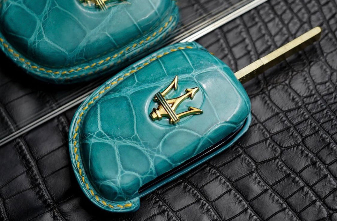 ETK BESPOKE TURQUOISE CROCODILE KEY COVER FOR MASERATI — YELLOW DETAILS