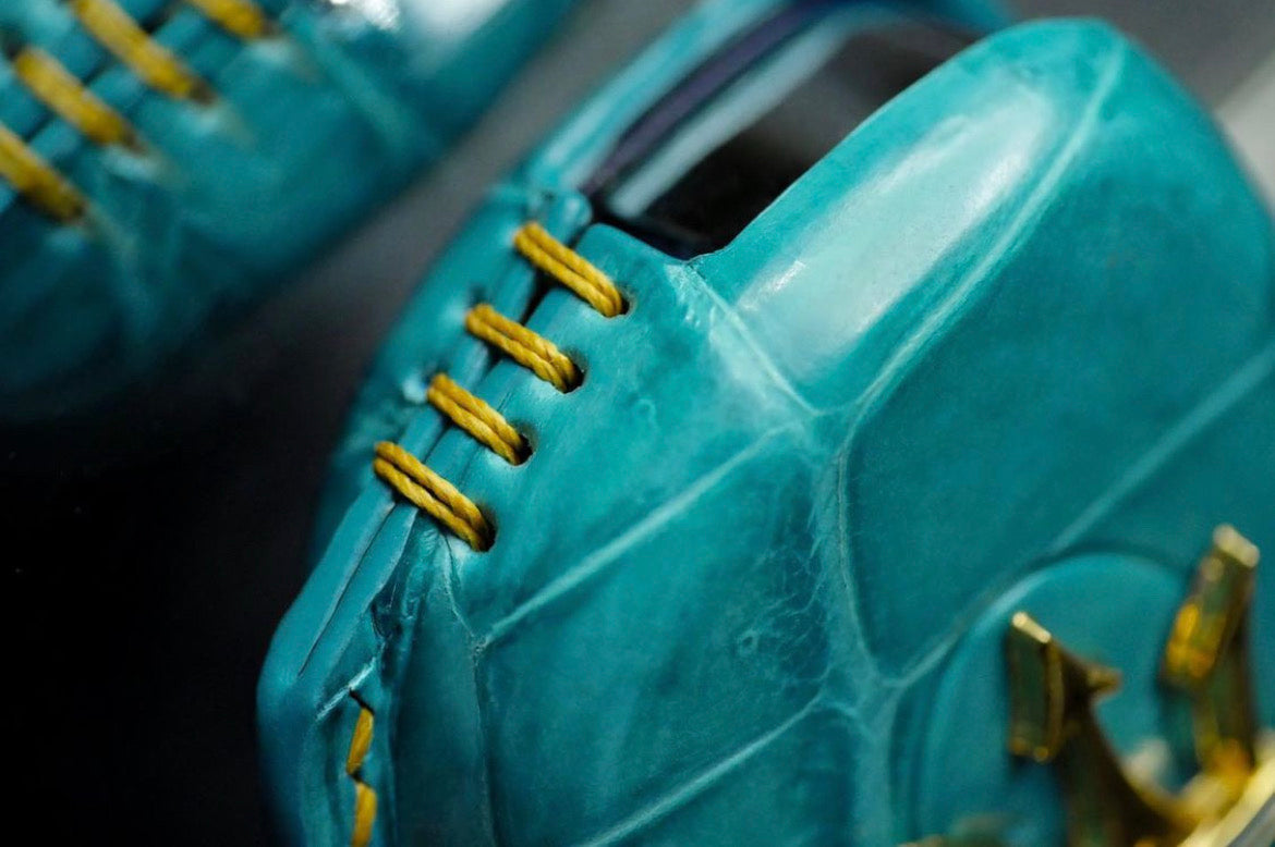 ETK BESPOKE TURQUOISE CROCODILE KEY COVER FOR MASERATI — YELLOW DETAILS