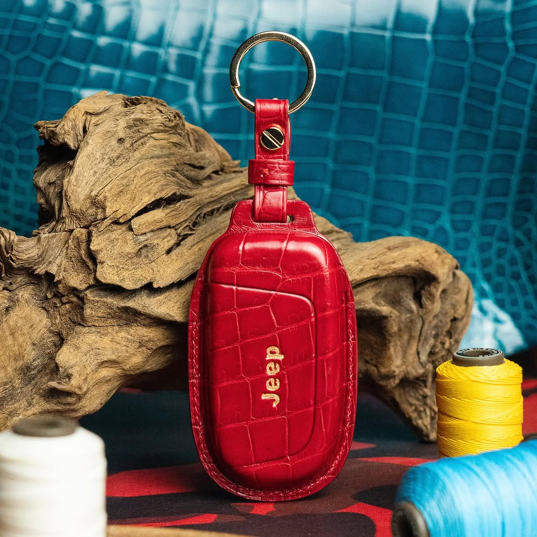 ETK BESPOKE RED CROCODILE KEY COVER FOR JEEP — RED DETAILS