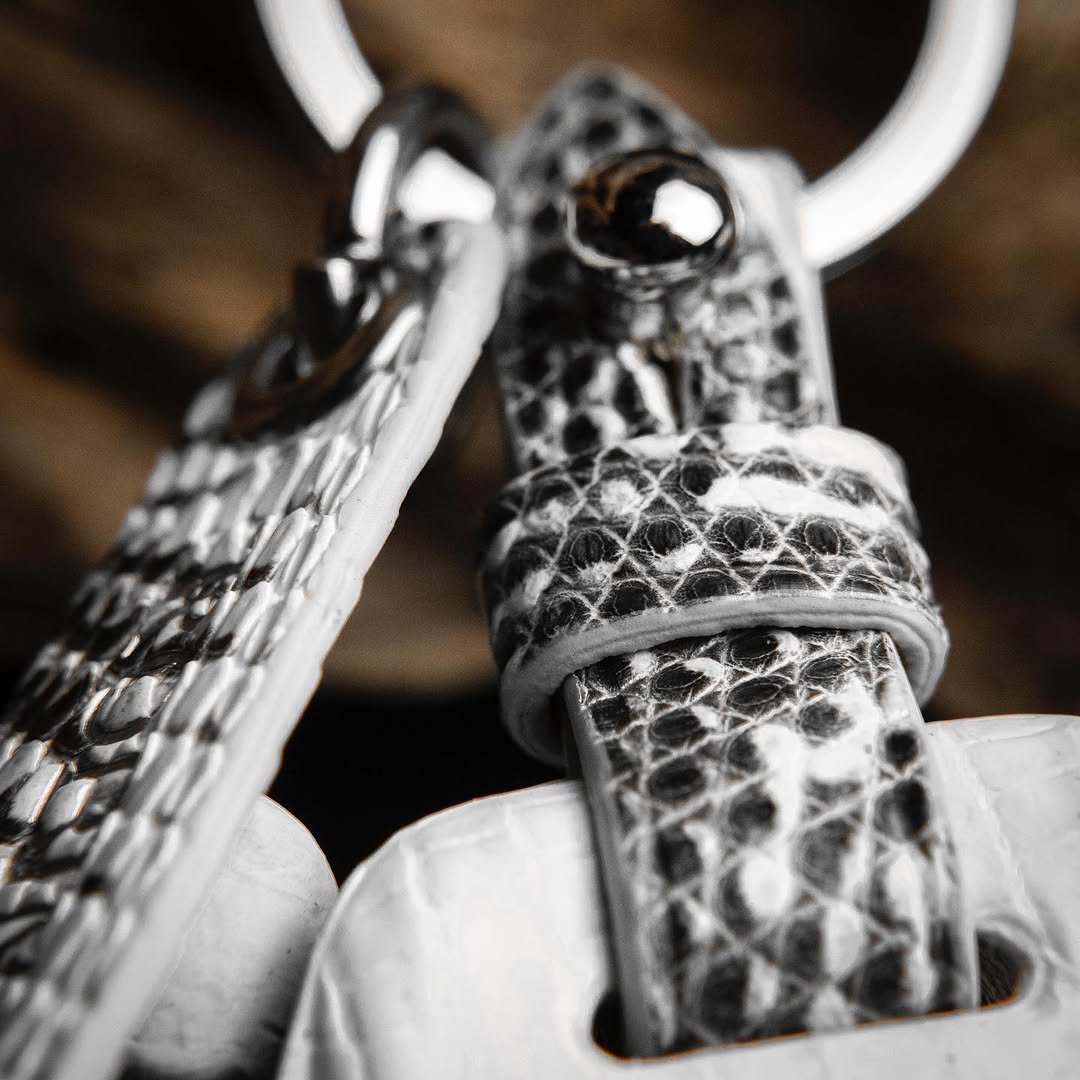 ETK BESPOKE LIZARD KEY COVER FOR MERCEDES — GREY DETAILS