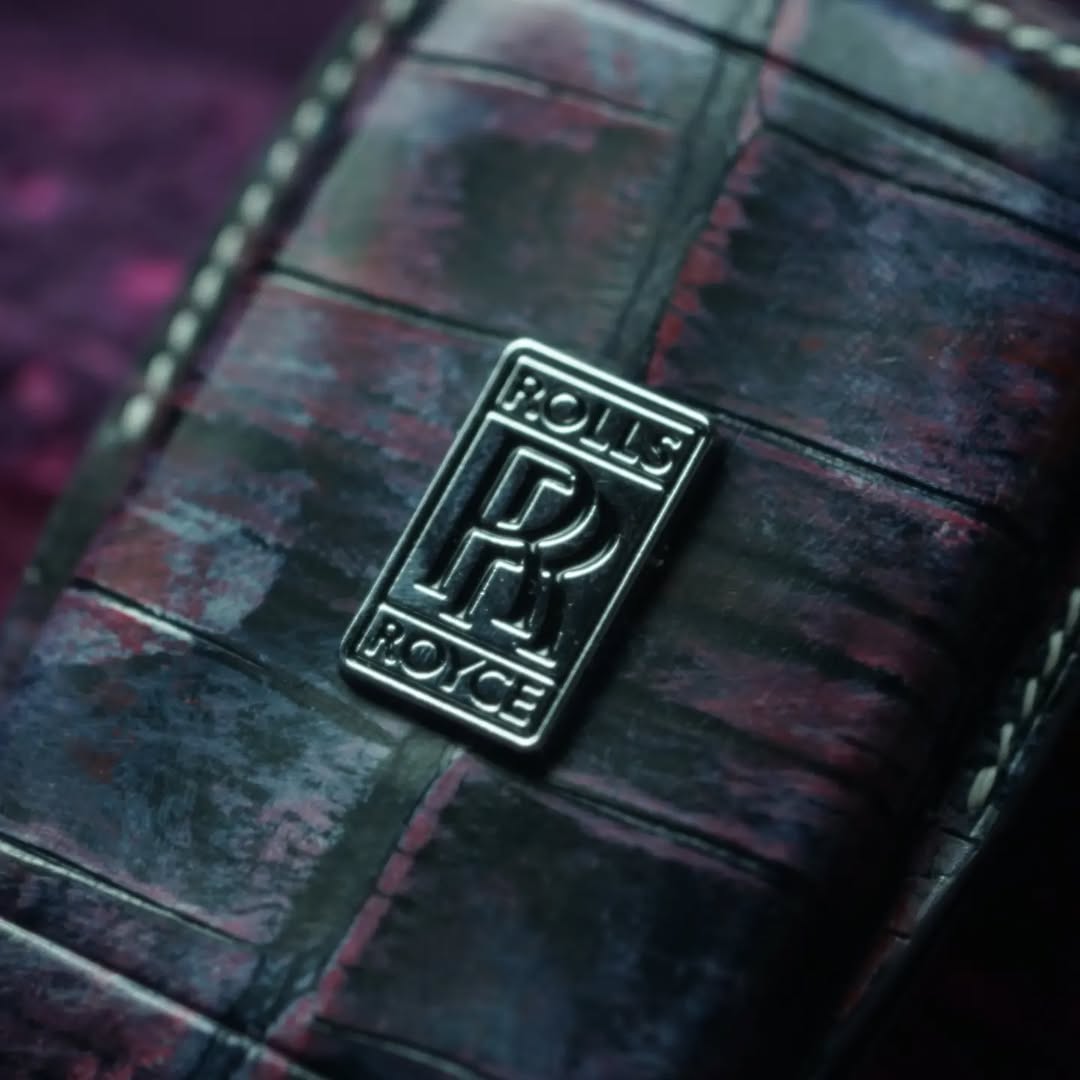 ETK BESPOKE CUSTOM HAND-DYED CROCODILE KEY COVER FOR ROLLS ROYCE — WHITE DETAILS