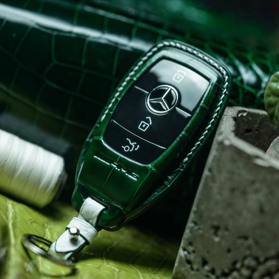 ETK BESPOKE GREEN CROCODILE KEY COVER FOR MERCEDES — WHITE DETAILS