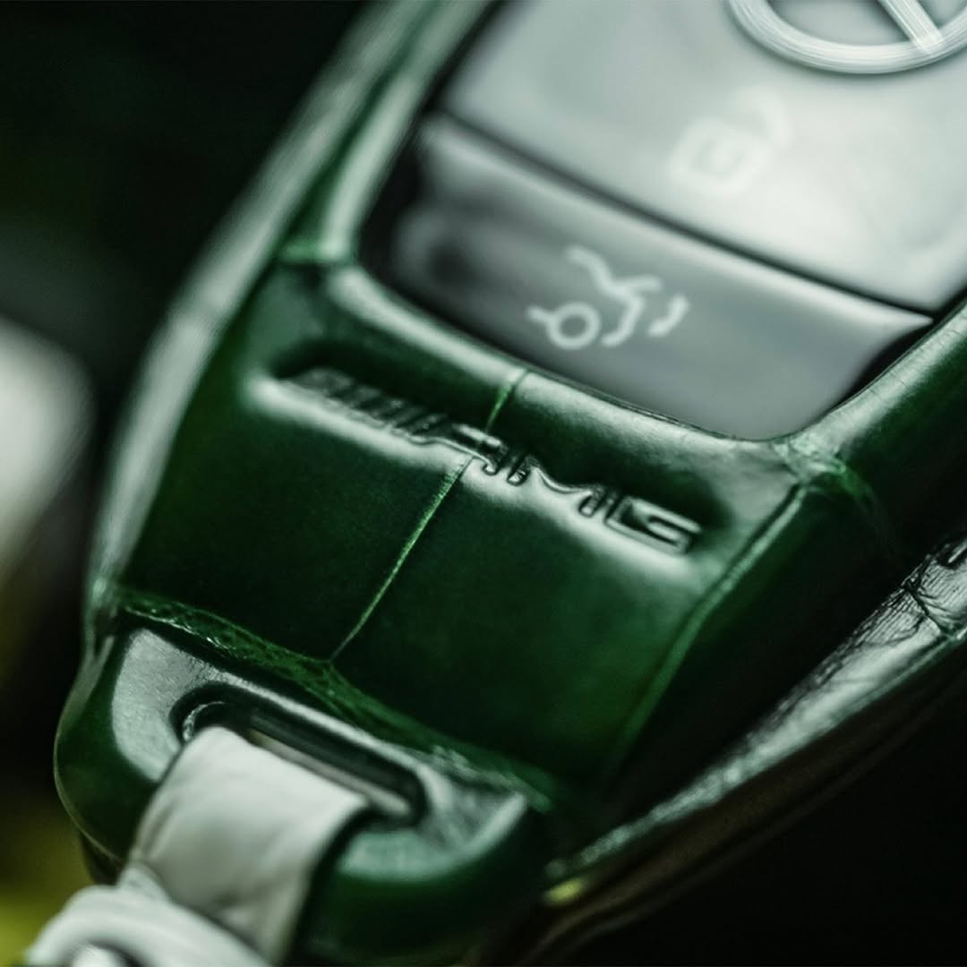 ETK BESPOKE GREEN CROCODILE KEY COVER FOR MERCEDES — WHITE DETAILS