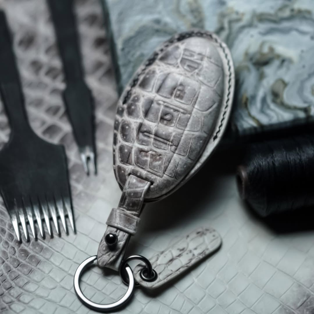 ETK BESPOKE HIMALAYAN CROCODILE KEY COVER FOR GTR — BLACK DETAILS