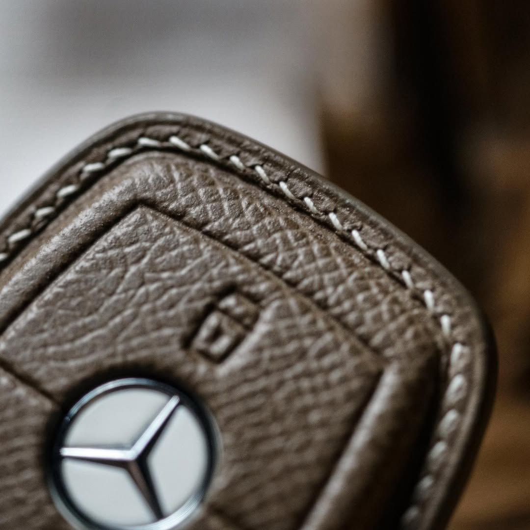 ETK BESPOKE TAUPE CROSS-GRAIN CALF KEY COVER FOR MERCEDES — WHITE DETAILS