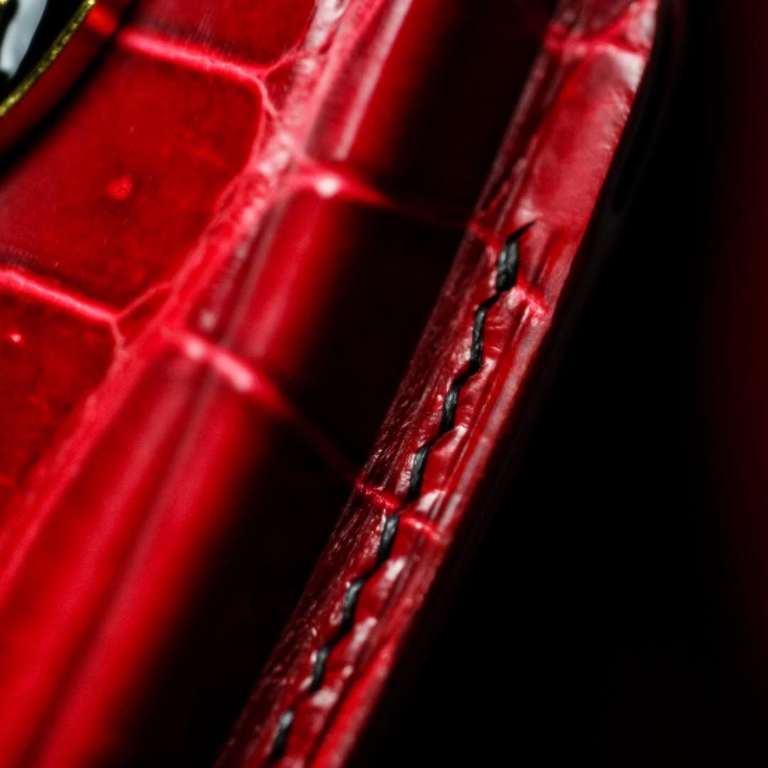 ETK BESPOKE BORDEAUX CROCODILE KEY COVER FOR LAMBORGHINI — BLACK DETAILS