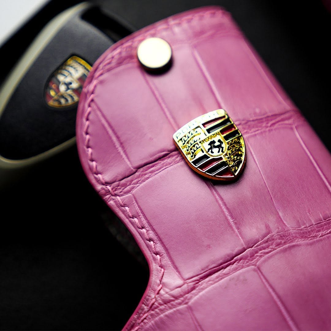 ETK BESPOKE BABY PINK CROCODILE KEY COVER FOR PORSCHE — PINK DETAILS