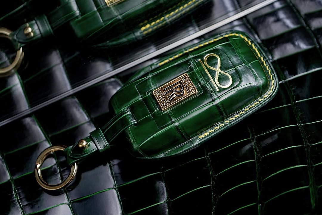 ETK BESPOKE GREEN CROCODILE KEY COVER FOR ROLLS ROYCE — YELLOW & GOLD DETAILS