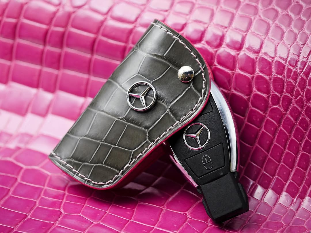 ETK BESPOKE GREY CROCODILE KEY COVER FOR MERCEDES — WHITE & PINK DETAILS