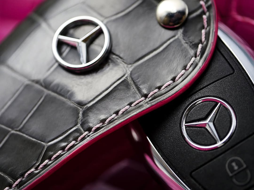 ETK BESPOKE GREY CROCODILE KEY COVER FOR MERCEDES — WHITE & PINK DETAILS