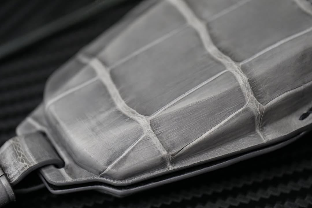 ETK BESPOKE GREY CROCODILE KEY COVER FOR ASTON MARTIN — BLACK DETAILS