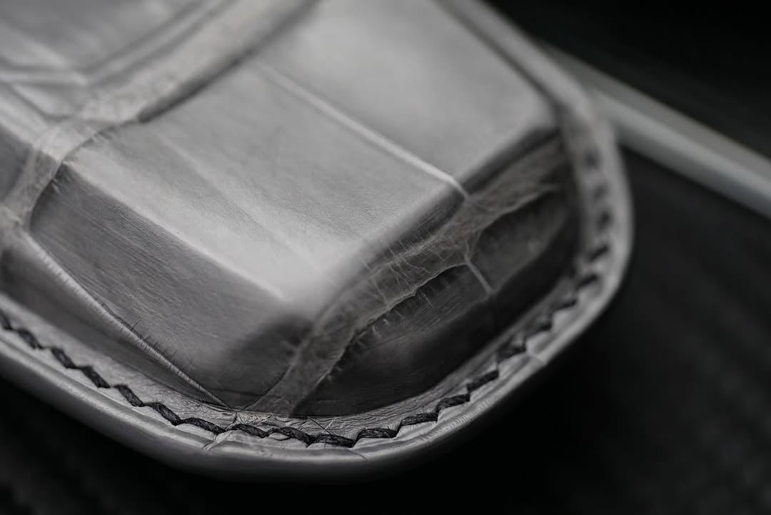 ETK BESPOKE GREY CROCODILE KEY COVER FOR ASTON MARTIN — BLACK DETAILS