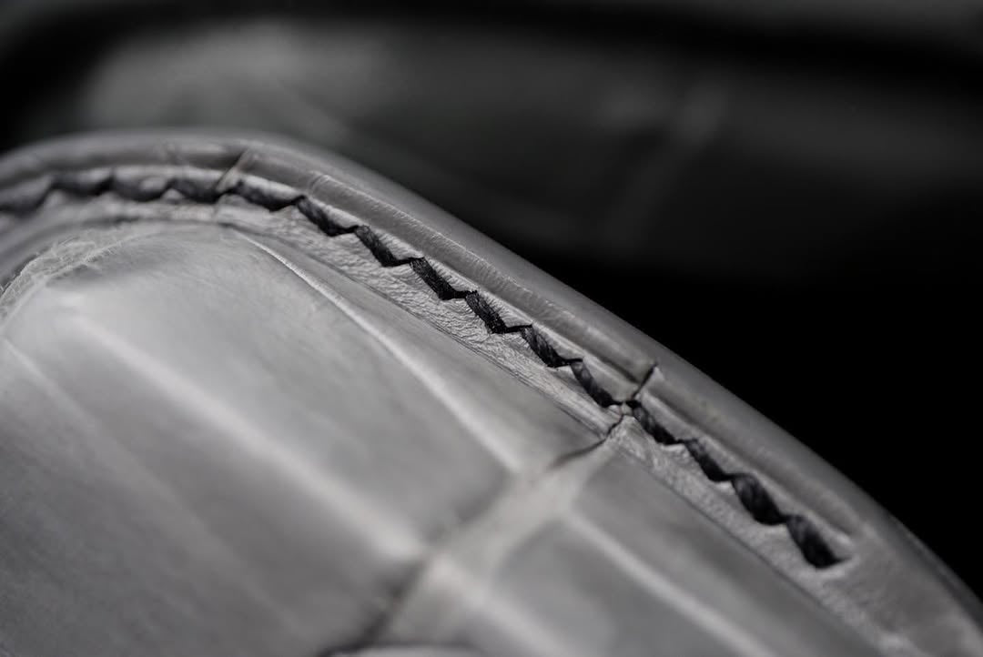 ETK BESPOKE GREY CROCODILE KEY COVER FOR ASTON MARTIN — BLACK DETAILS
