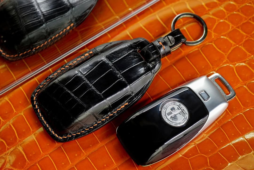 ETK BESPOKE BLACK CROCODILE KEY COVER FOR MERCEDES — ORANGE DETAILS