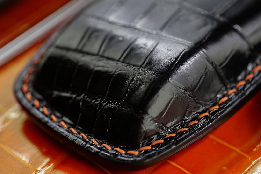 ETK BESPOKE BLACK CROCODILE KEY COVER FOR MERCEDES — ORANGE DETAILS
