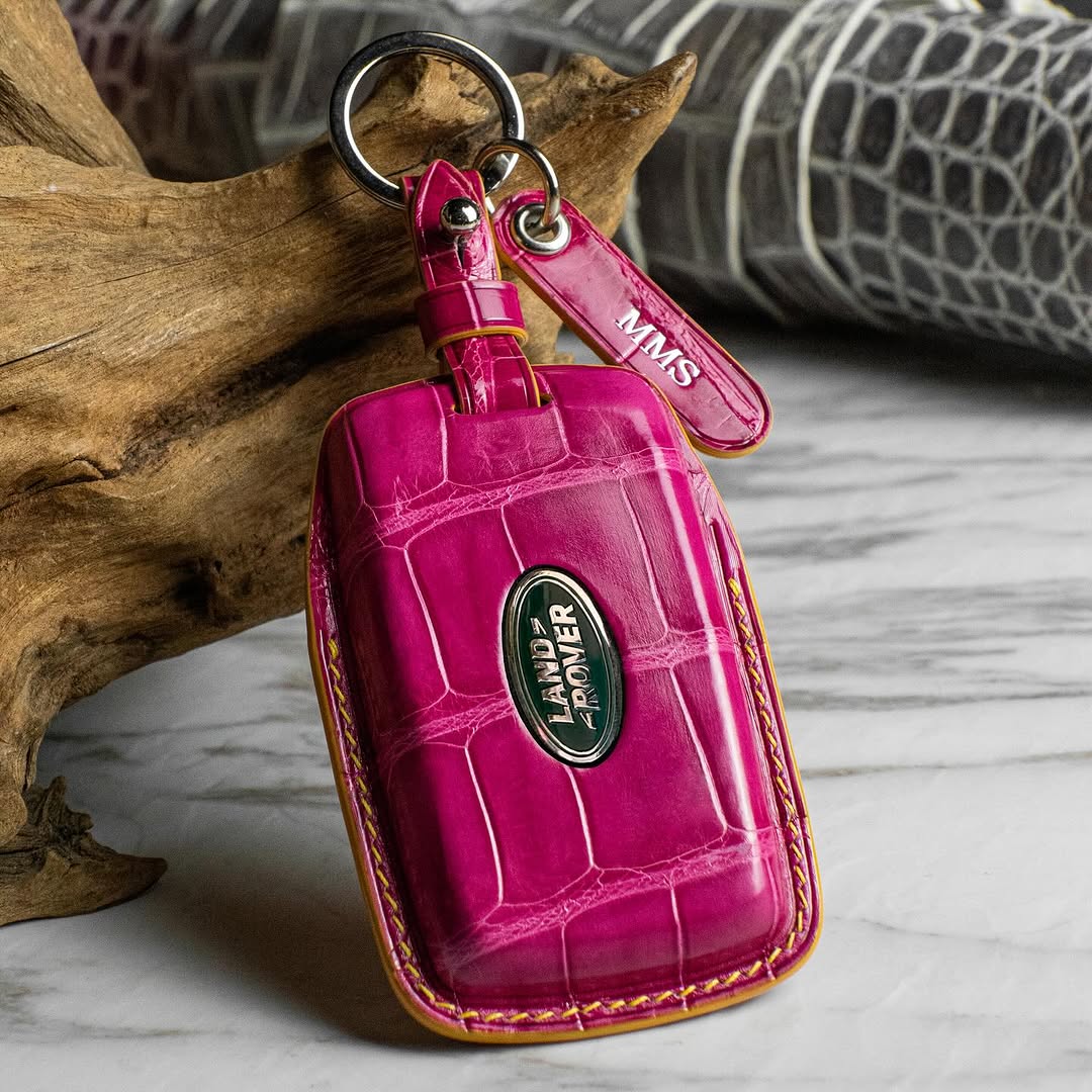 ETK BESPOKE HOT PINK CROCODILE KEY COVER FOR LAND ROVER — YELLOW DETAILS