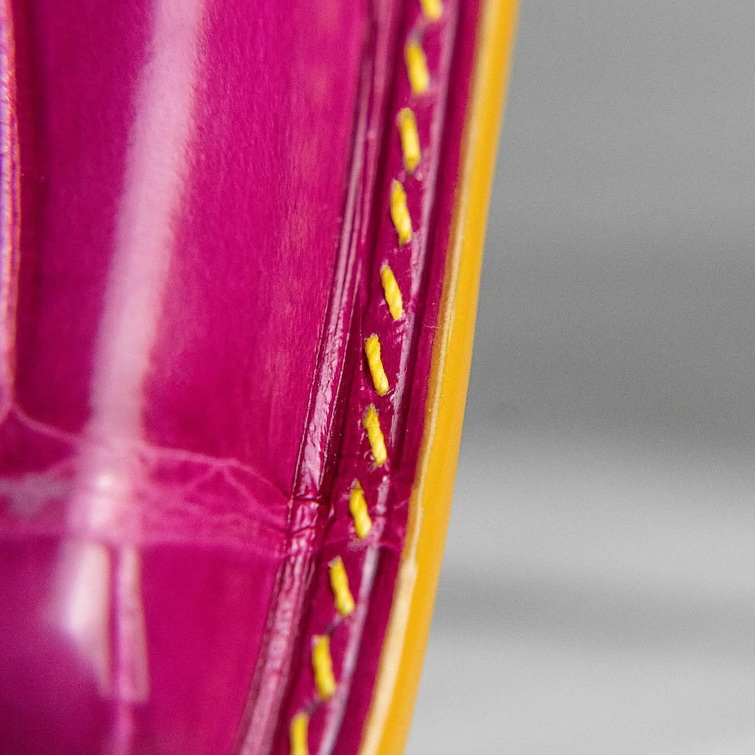 ETK BESPOKE HOT PINK CROCODILE KEY COVER FOR LAND ROVER — YELLOW DETAILS