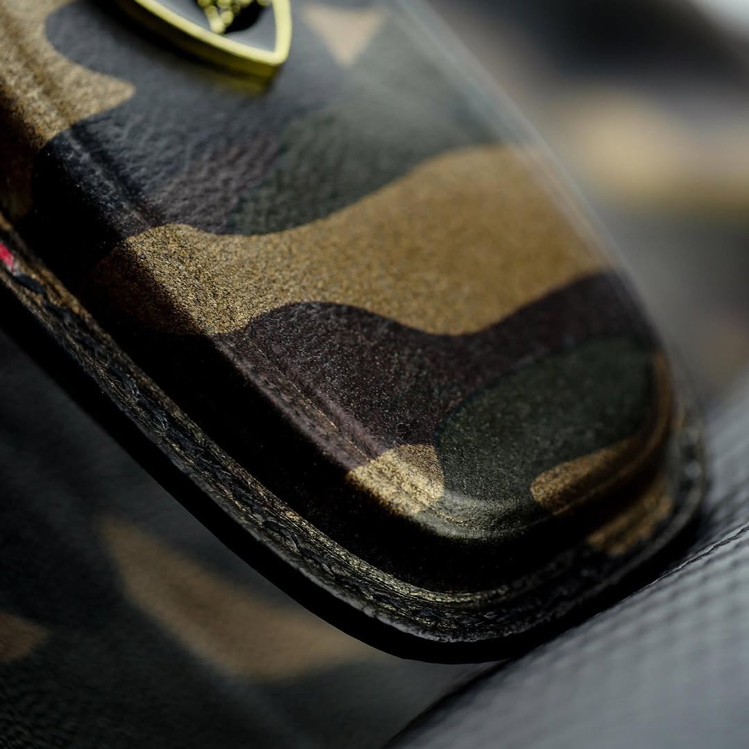 ETK BESPOKE CAMO ITALIAN NAPPA LEATHER KEY COVER FOR LAMBORGHINI — THREE-TONE DETAILS