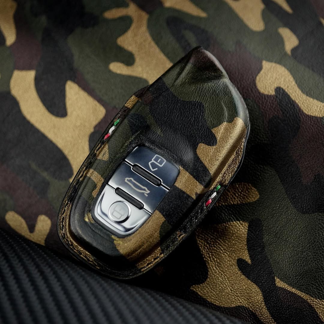 ETK BESPOKE CAMO ITALIAN NAPPA LEATHER KEY COVER FOR LAMBORGHINI — THREE-TONE DETAILS