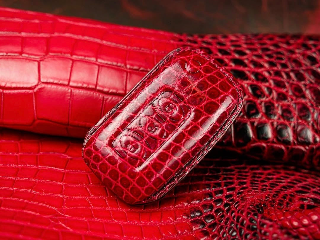 ETK BESPOKE RED CROCODILE KEY COVER FOR BENTLEY — RED DETAILS