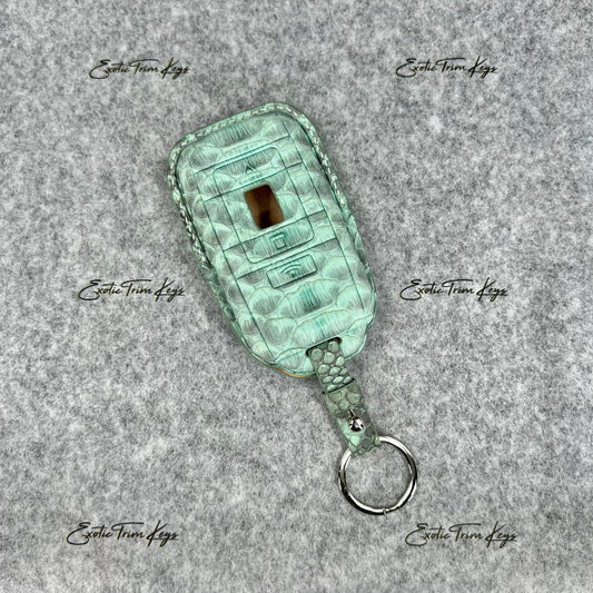 غطاء مفتاح رولز رويس - جلد الثعبان باللون الأخضر النعناعي / خياطة بيضاء - متوفر